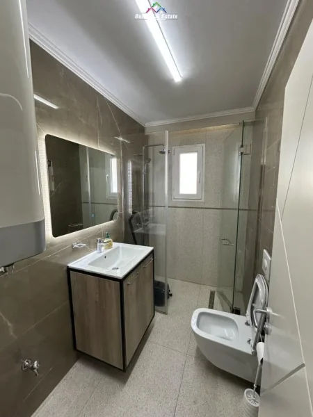 Tirane, jepet me qera apartament 1+1+Ballkon Kati 5, 60 m² 550 € (rruga e elbasanit)