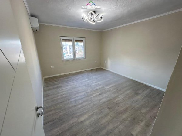 Tirane, jepet me qera apartament 1+1+Ballkon Kati 5, 60 m² 550 € (rruga e elbasanit)