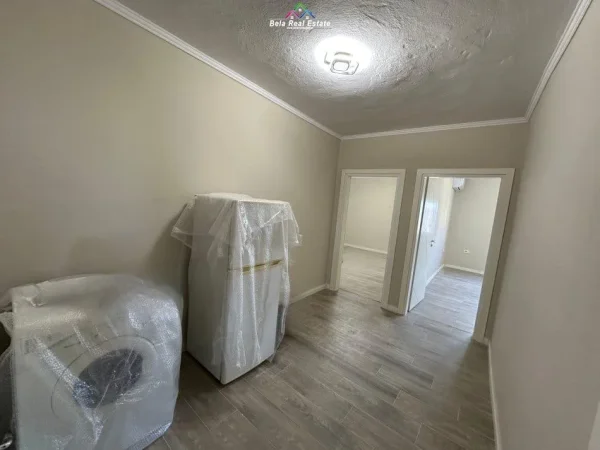 Tirane, jepet me qera apartament 1+1+Ballkon Kati 5, 60 m² 550 € (rruga e elbasanit)