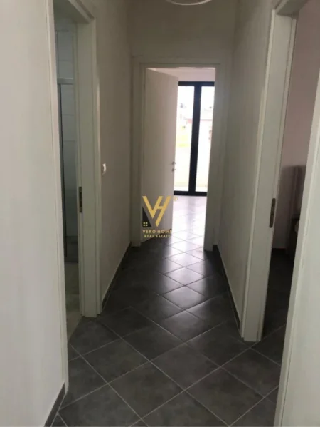 Tirane, jepet me qera apartament 2+1+Ballkon Kati 1, 90 m² 700 € (DON BOSKO)