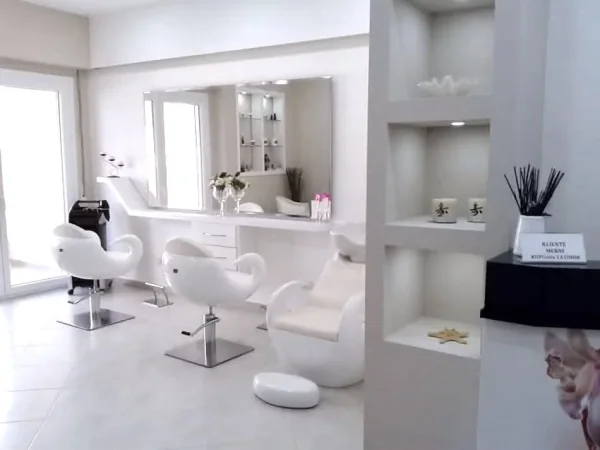 Tirane, jepet me qera dyqan Kati 2, 70 m² 510 € (kopshti bortanik)