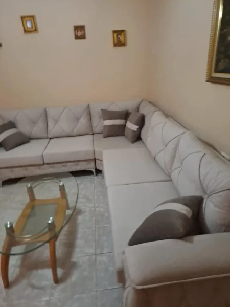 Tirane, jepet me qera apartament 2+1 Kati 5, 101 m² 600 € (Vasil Shanto)