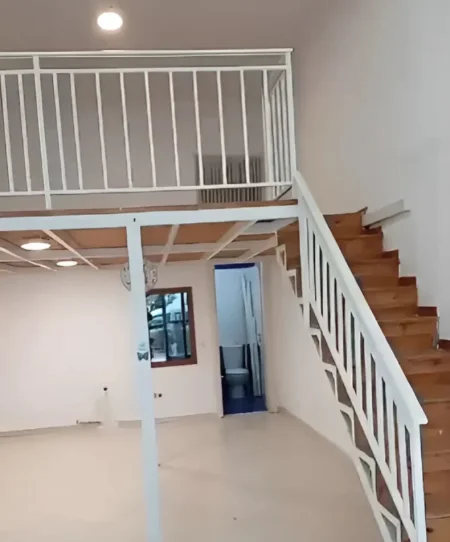 Tirane, jepet me qera dyqan Kati 0, 45 m² 600 € (Astir)