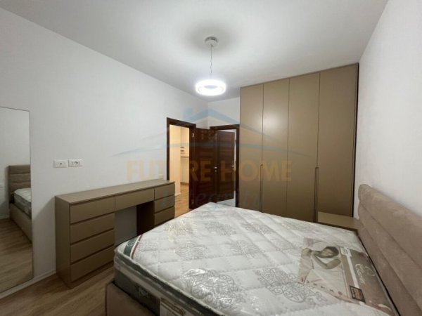 Tirane, jepet me qera apartament 2+1+2 Kati 3, 113 m² 750 € (Rruga e Dibres Farmacia 10)