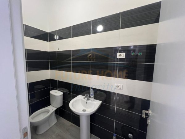 Shitet, Ambient Biznesi, Ali Demi, në rrugën Idriz Dollaku 350.000 €
