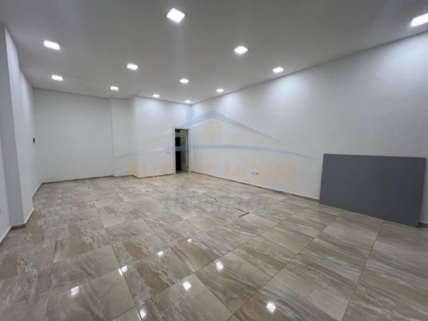 Shitet, Ambient Biznesi, Ali Demi, në rrugën Idriz Dollaku 350.000 €