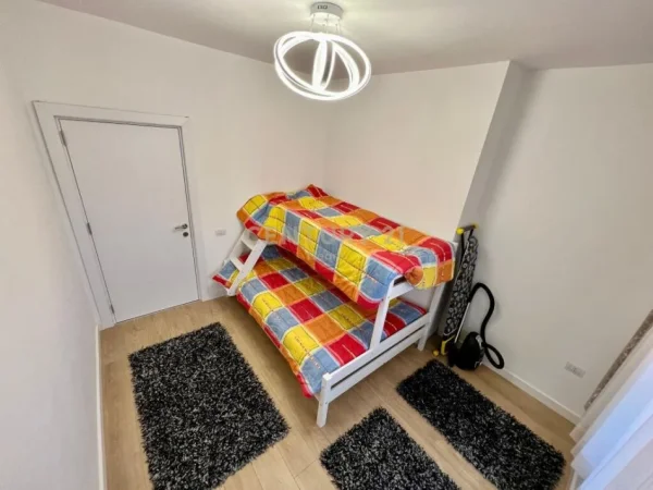 Tirane, shitet 2+1+Ballkon , 279.000 € (Rruga Sami Srasheri)