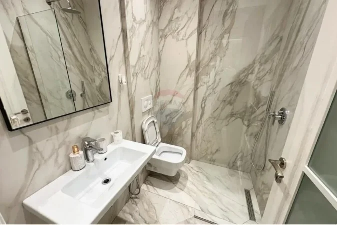 Tirane, jepet me qera apartament 1+1 Kati 3, 78 m² 700 € (rruga dibres)