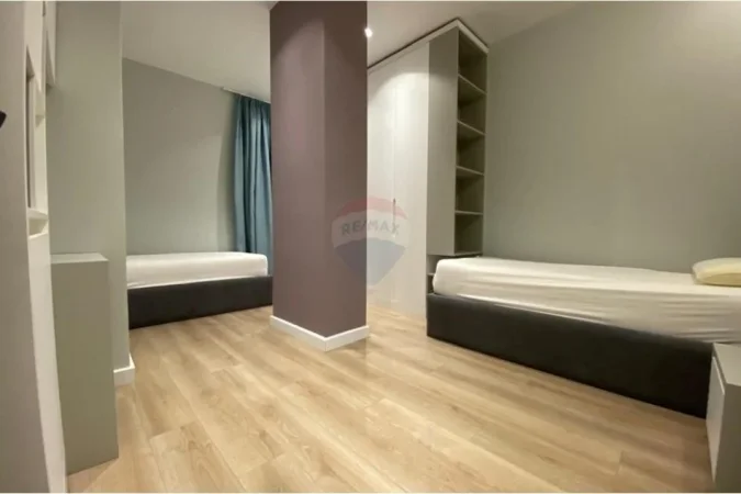 Tirane, jepet me qera 2+1 Kati 0, 95 m² 1.400 € (Rruga e Kosovarve)