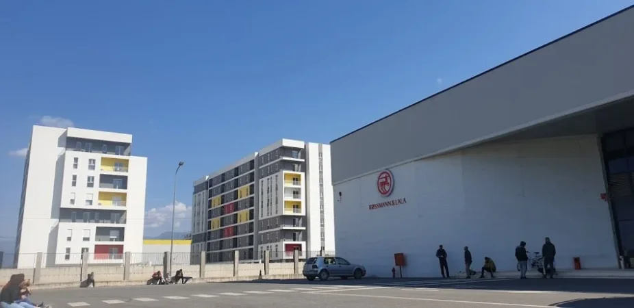 Tirane, shitet apartament 2+1+Aneks+Ballkon Kati 1, 83 m² 81.600 € (Kompleksi Univers City)