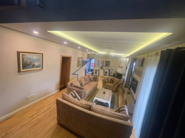 Tirane, jepet me qera Vile 3+1+Aneks+Ballkon Kati 2, 240 m² 1.350 € (Jordan Misja)