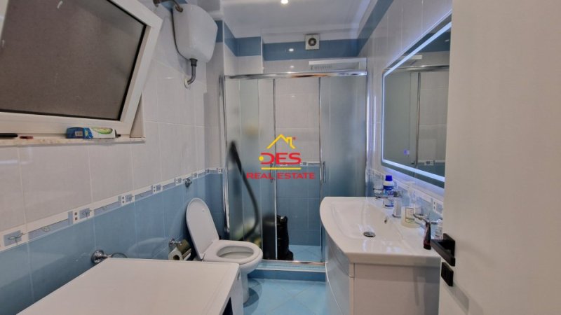Vlore, jepet me qera apartament 2+1+Ballkon Kati 3, 110 m² 700 € (Rruga Gjergj Arianiti)