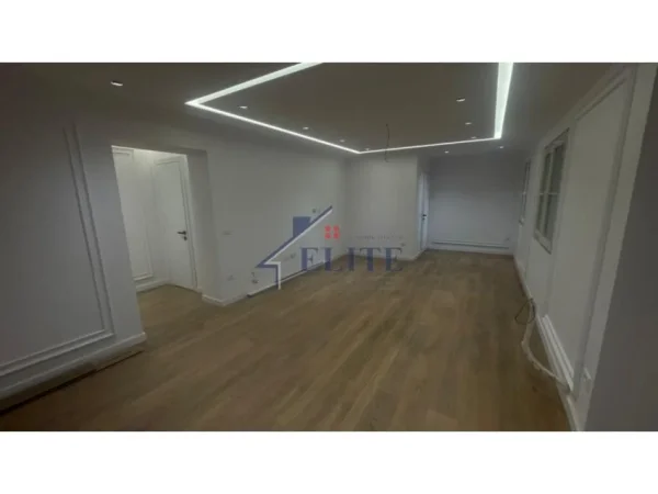 Tirane, jepet me qera ambjent biznesi Kati 1, 145 m² 1.300 € (Shkolla e Baletit)