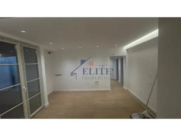 Tirane, jepet me qera ambjent biznesi Kati 1, 145 m² 1.300 € (Shkolla e Baletit)