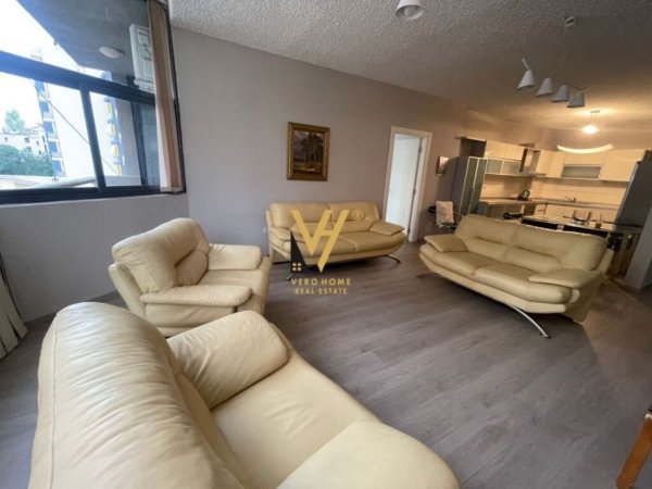 Tirane, jepet me qera apartament 3+1+Ballkon Kati 3, 165 m² 1.200 € (RRUGA E KOSOVAREVE)