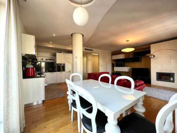 Tirane, jepet me qera apartament 2+1 Kati 7, 123 m² 1.800 € (Bllok, Tirane)