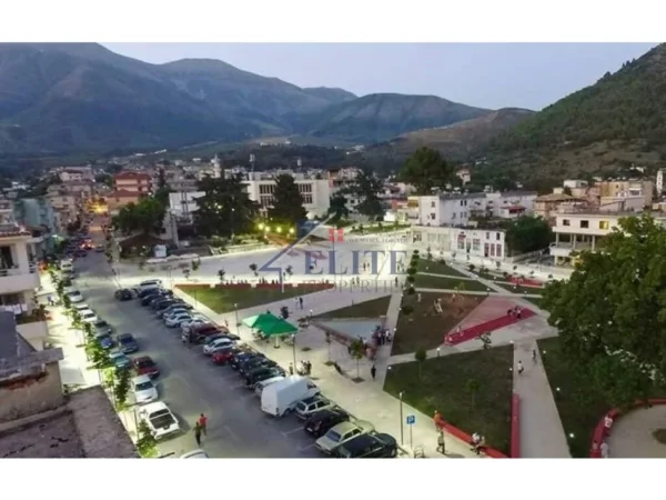 Vlore, shitet toke , 1.800.000 m² 9.000.000 € (Delvine)