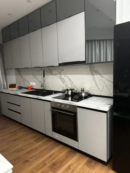 Tirane, shitet apartament 2+1+Ballkon Kati 2, 72 m² 180.000 € (Stadium Dinamo)