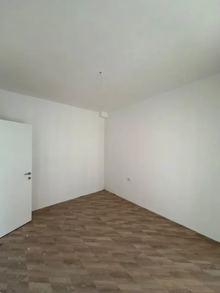 Tirane, shitet apartament 2+1+Ballkon Kati 6, 83 m² 81.640 € (Univers City)