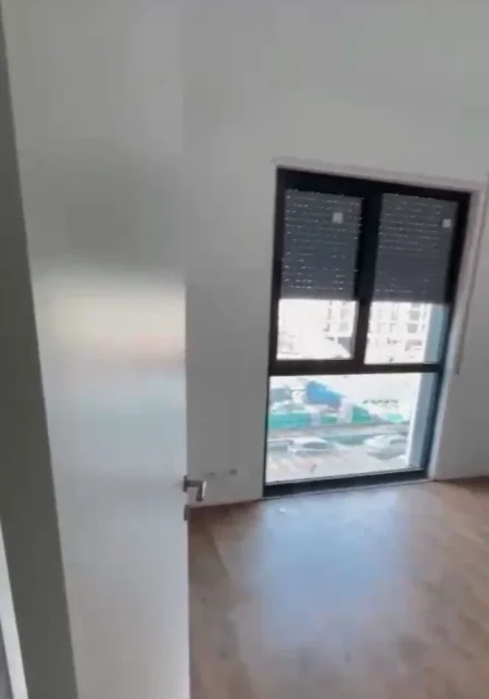 Tirane, shitet apartament 2+1+Ballkon Kati 3, 118 m² 141.000 € (Akses Tirana)