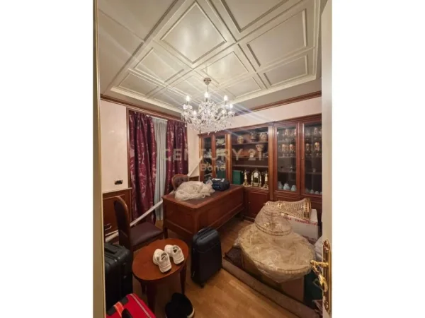 Tirane, shitet apartament 2+1 Kati 6, 95 m² 180.000 € (Rruga Hoxha Tahsim,Pazari Ri)