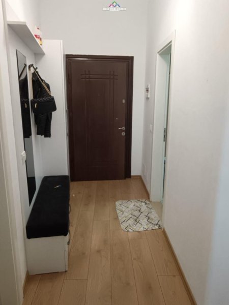 Tirane, jepet me qera apartament 2+1 Kati 8, 110 m² 500 € (astir)