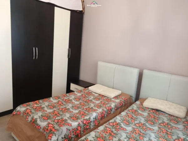 Tirane, jepet me qera apartament 2+1 Kati 8, 110 m² 500 € (astir)