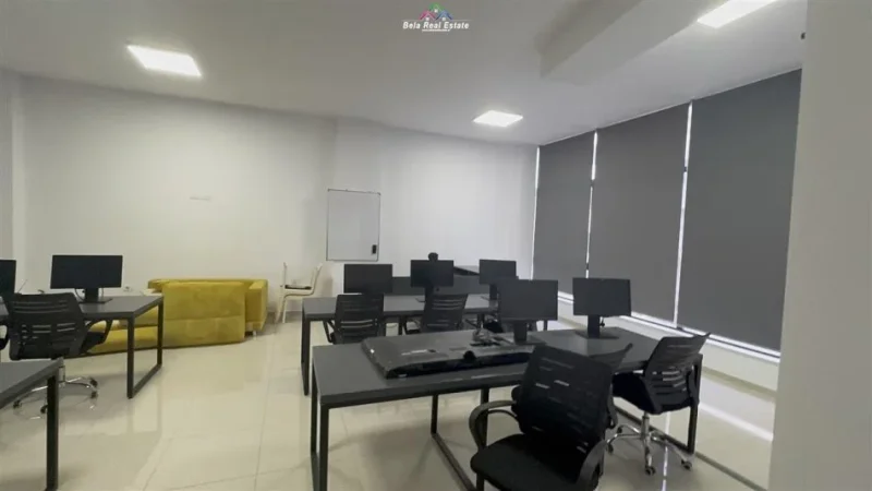 Tirane, jepet me qera zyre Kati 1, 300 m² 1.800 € (astir)