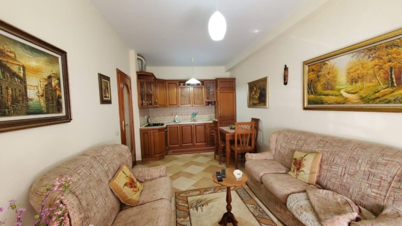 Tirane, jepet me qera 2+1+Ballkon Kati 6, 100 m² 600 € (Don bosko)
