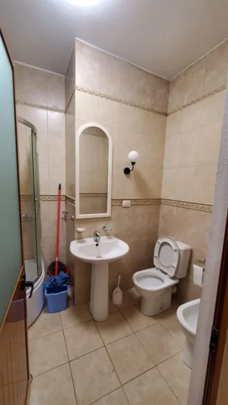 Tirane, jepet me qera 2+1+Ballkon Kati 6, 100 m² 600 € (Don bosko)