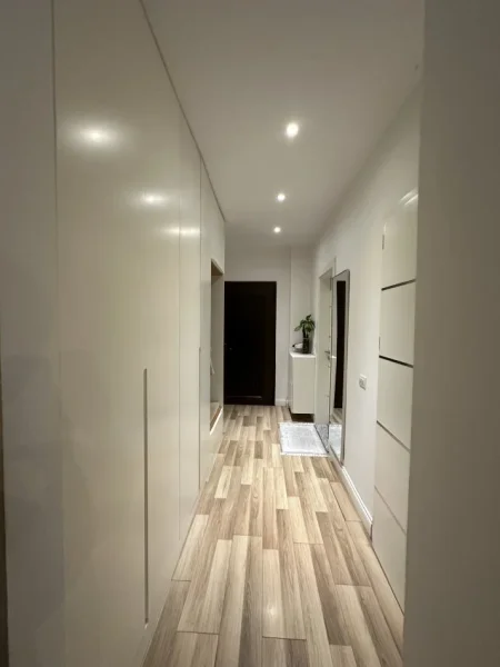 Tirane, shes apartament 2+1+Ballkon Kati 1, 61 m² 79.000 € (Rruga teleferikut, Fresk)