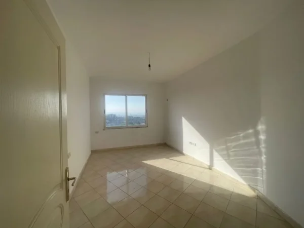 Tirane, shitet apartament 1+1+Ballkon Kati 4, 71 m² 70.000 € (Rruga e Thesarit)