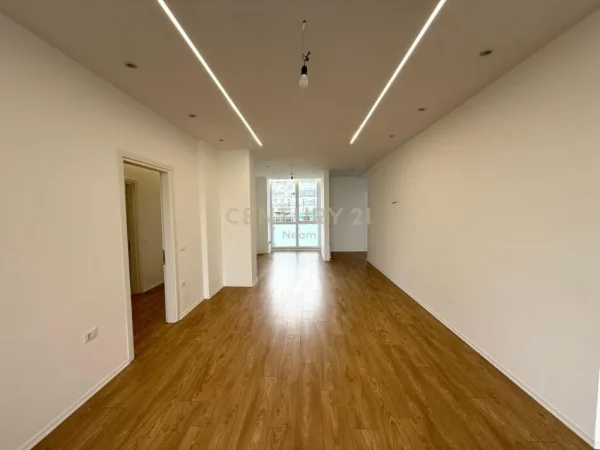 Tirane, shitet apartament 2+1 Kati 3, 126 m² 340.000 € (Komuna e Parisit)
