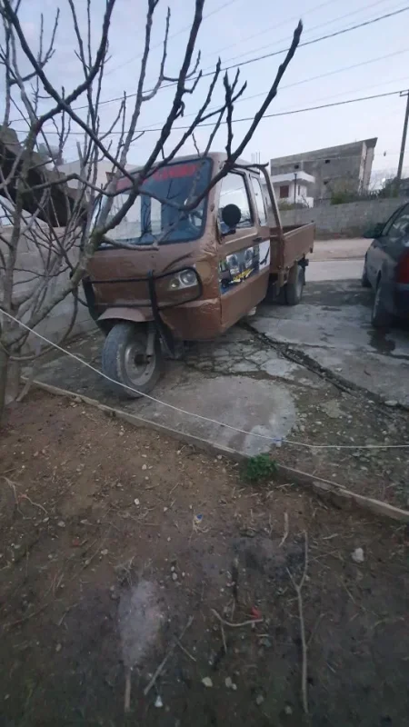 Durres, shitet makine Kama Nafte, manuale Klima 14.500 €