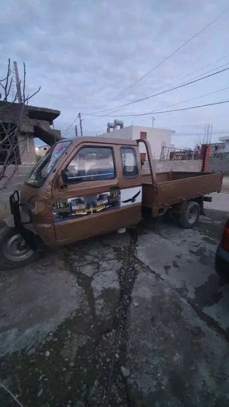 Durres, shitet makine Kama Nafte, manuale 1.450 €