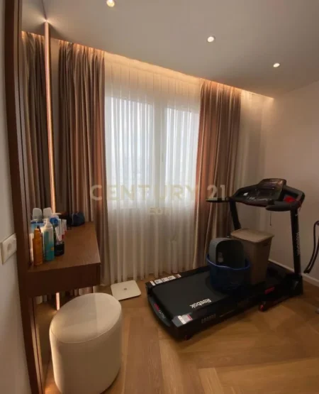 Durres, shitet apartament 2+1+Ballkon Kati 8, 167 m² 350.000 € (Rruga e re e Portit)