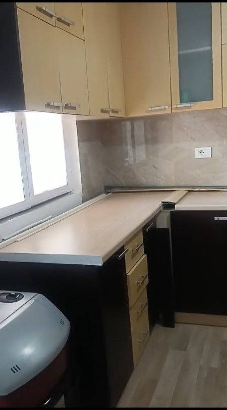 Fier, jepet me qera apartament 2+1+Aneks+Ballkon Kati 5, 110 m² 200 € (Mico Papuciu)