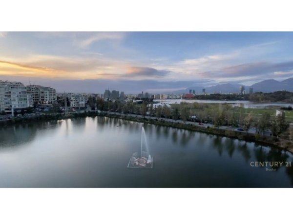 Tirane, jap me qera apartament 1+1+POST PARKIMI , 70 m² 580 € (Liqeni i Thatë)
