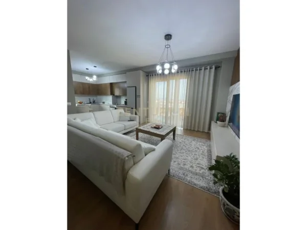Tirane, shes apartament 2+1+2 , 115 m² 330.000 € (Rruga e Kavajës)