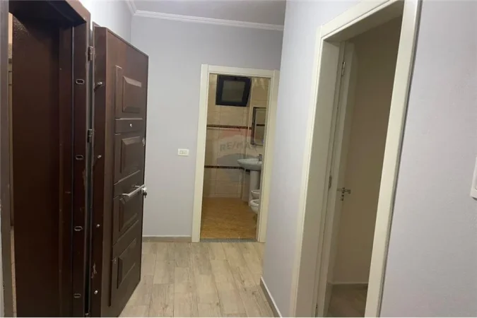 Tirane, shitet apartament 2+1+Ballkon , 108 m² 140.000 € (astir)