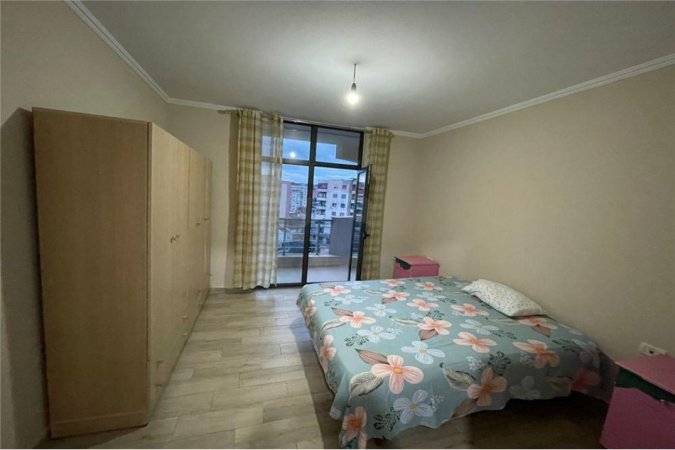 Tirane, shitet apartament 2+1+Ballkon , 108 m² 140.000 € (astir)