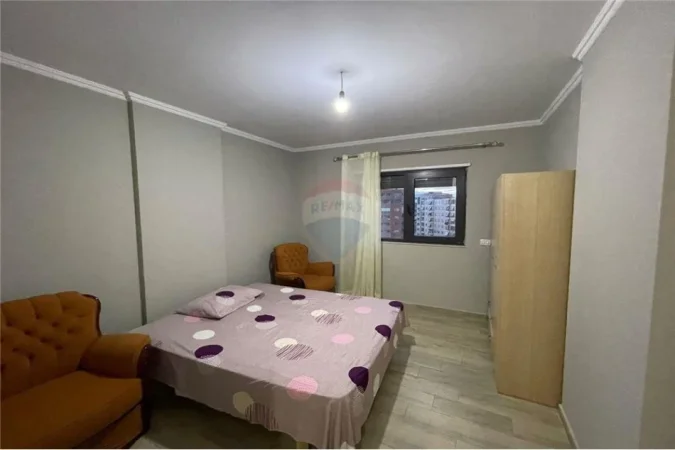 Tirane, shitet apartament 2+1+Ballkon , 108 m² 140.000 € (astir)