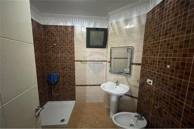 Tirane, shitet apartament 2+1+Ballkon , 108 m² 140.000 € (astir)