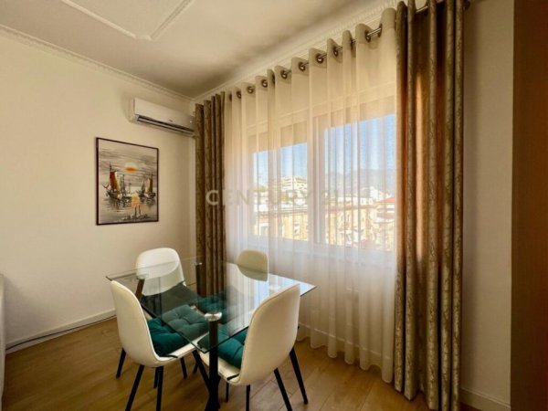 Tirane, shes apartament 2+1+Ballkon Kati 6, 100 m² 279.000 € (ish Bllok)