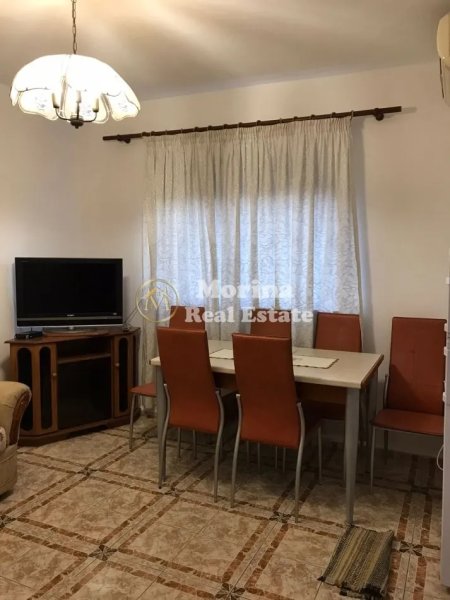 Tirane, jepet me qera apartament 3+1+Ballkon Kati 4, 95 m² 500 € (Rruga e Elbasanit)