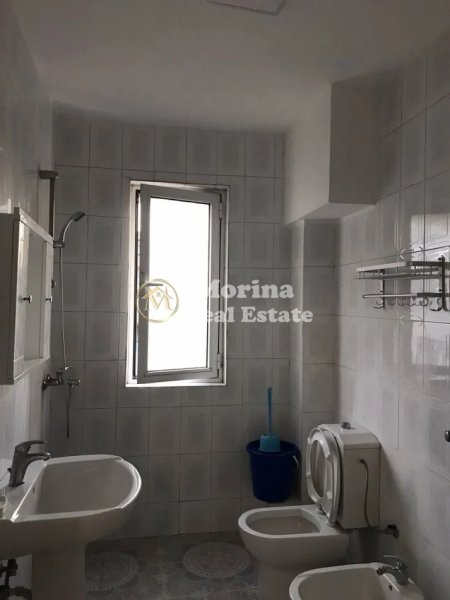 Tirane, jepet me qera apartament 3+1+Ballkon Kati 4, 95 m² 500 € (Rruga e Elbasanit)