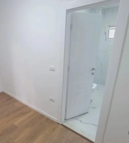 Tirane, shitet apartament 1+1 Kati 1, 60 m² 98.000 € (prane Pallatit me Shigjeta)