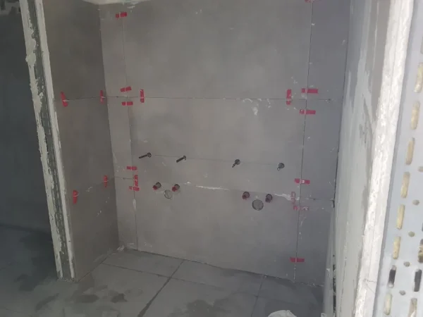 Tirane, ofroj Punime Rikonstruksjone / pllaka/parket /gipse