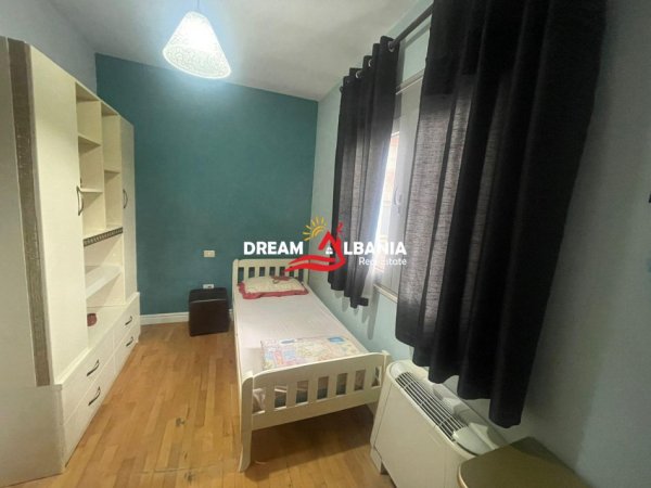 Tirane, jepet me qera apartament 3+1+Aneks Kati 2, 240 m² 1.300 € (Bulevardi i Ri)