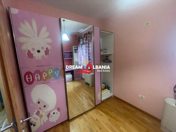 Tirane, jepet me qera apartament 3+1+Aneks Kati 2, 240 m² 1.300 € (Bulevardi i Ri)